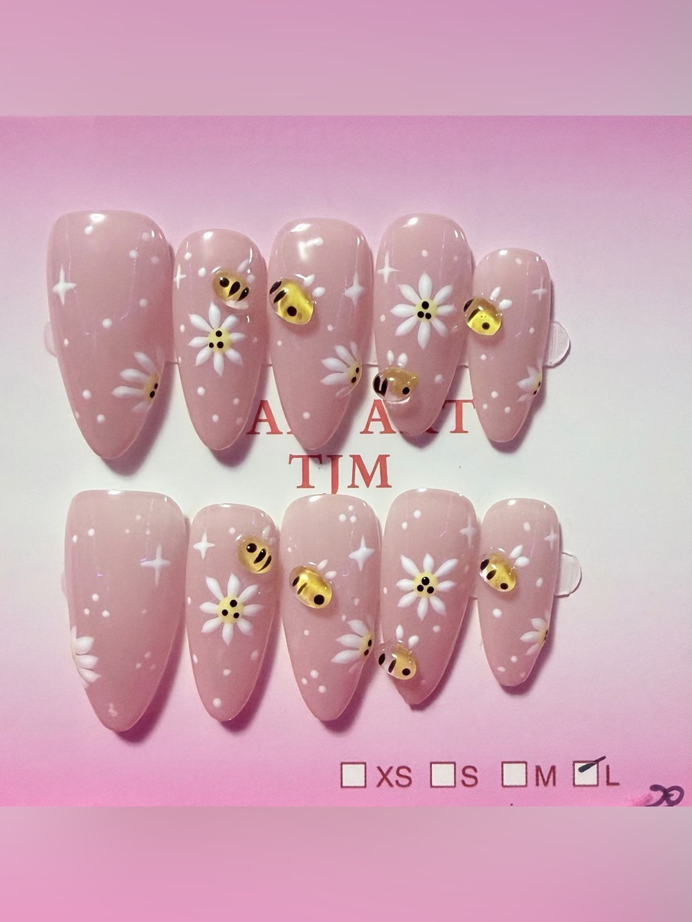 Pink Daisy & Bee Press-On Nails